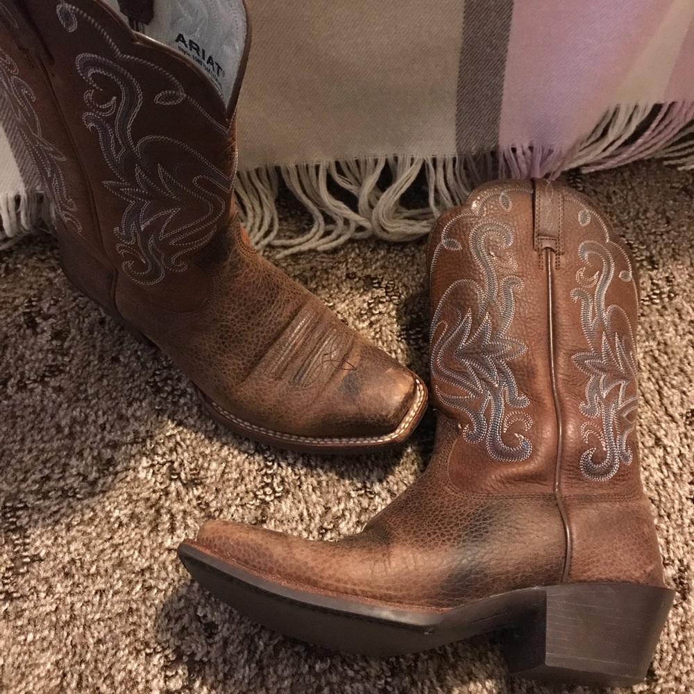 Woman’s Ariat boots 7.5